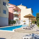 Kamenjak Center 4*
