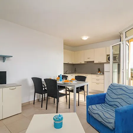 Kamenjak Center Apartmanhotel 4*