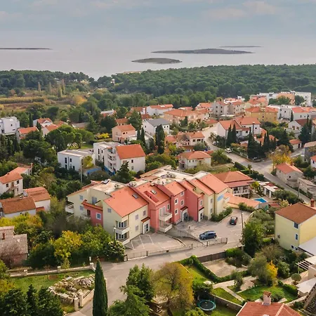 Aparthotel Kamenjak Center Premantura