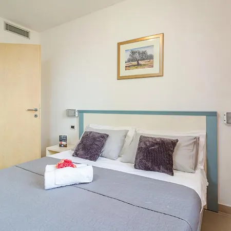 Kamenjak Center 4*