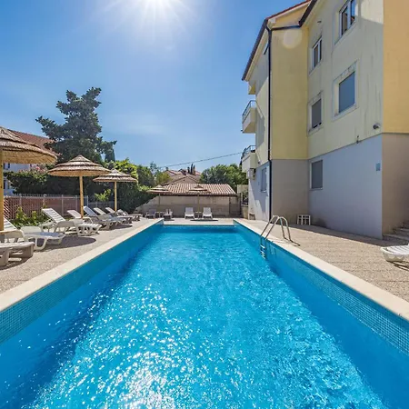 Aparthotel Kamenjak Center