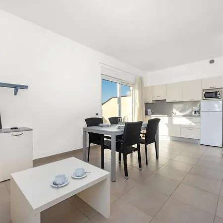 Kamenjak Center Aparthotel 4*