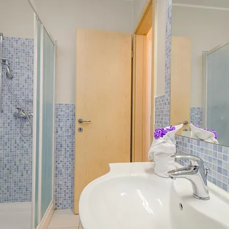 Apartmanhotel Kamenjak Center 4*