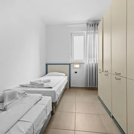 Kamenjak Center 4*