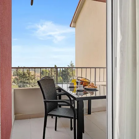 Kamenjak Center Apartmanhotel