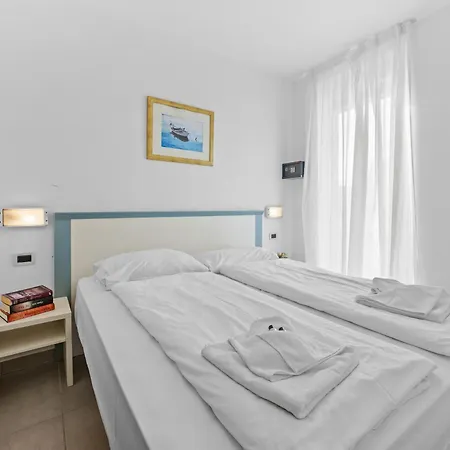 Kamenjak Center Aparthotel Premantura