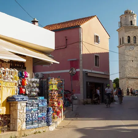 Aparthotel Kamenjak Center